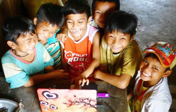 Phân tích chính sách phát triển xã hội liên quan đến lĩnh vực bảo vệ, chăm sóc trẻ em